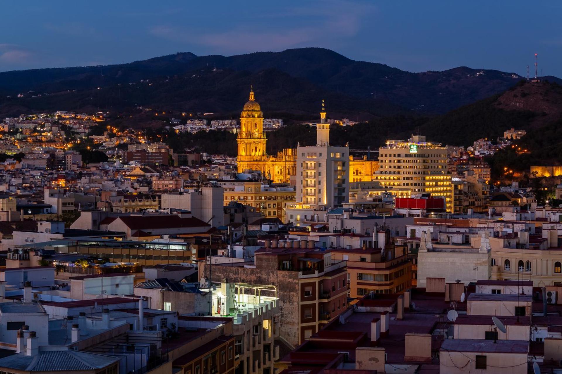 Apt Alameda De Colon Solo Familias Málaga Eksteriør bilde