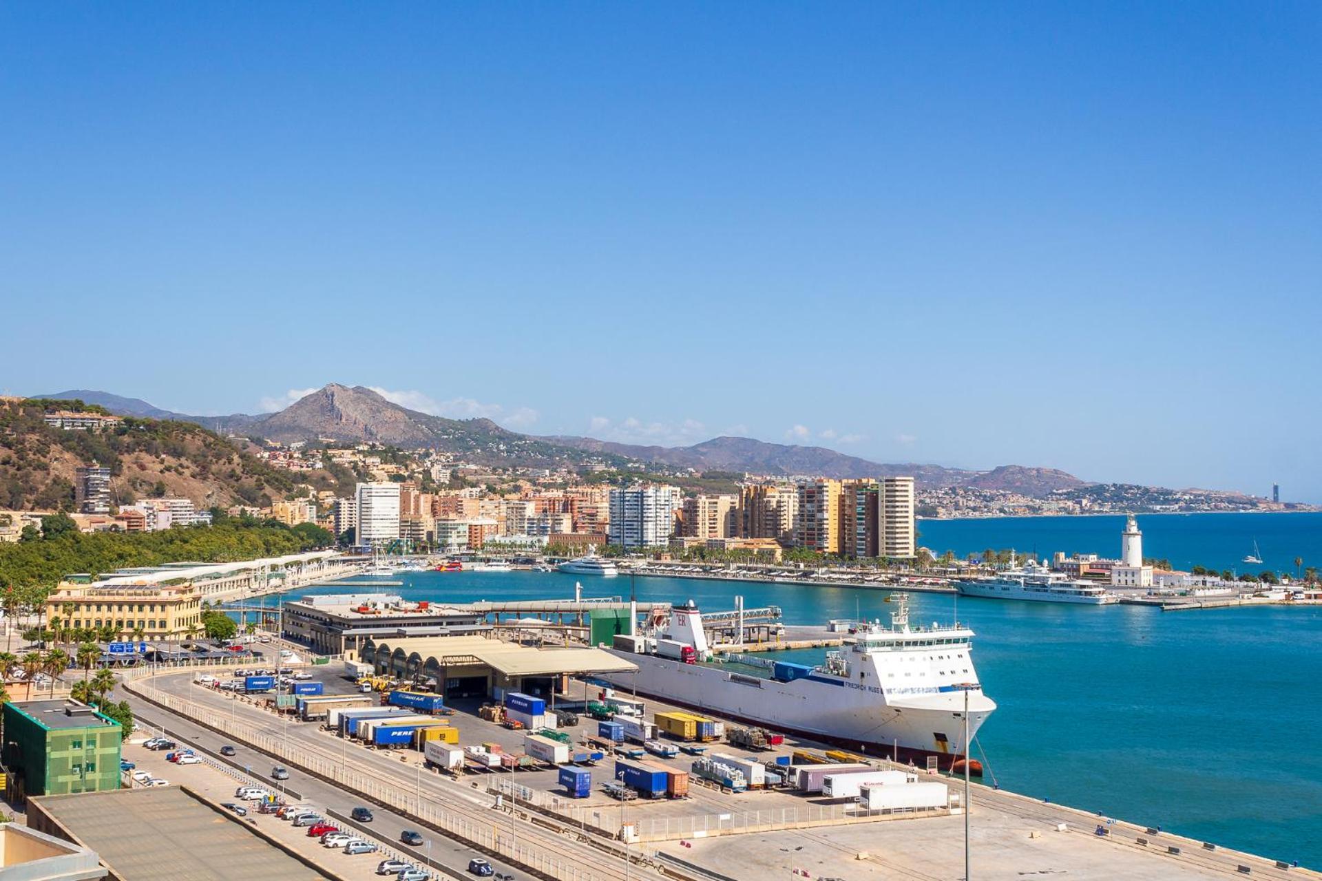 Apt Alameda De Colon Solo Familias Málaga Eksteriør bilde