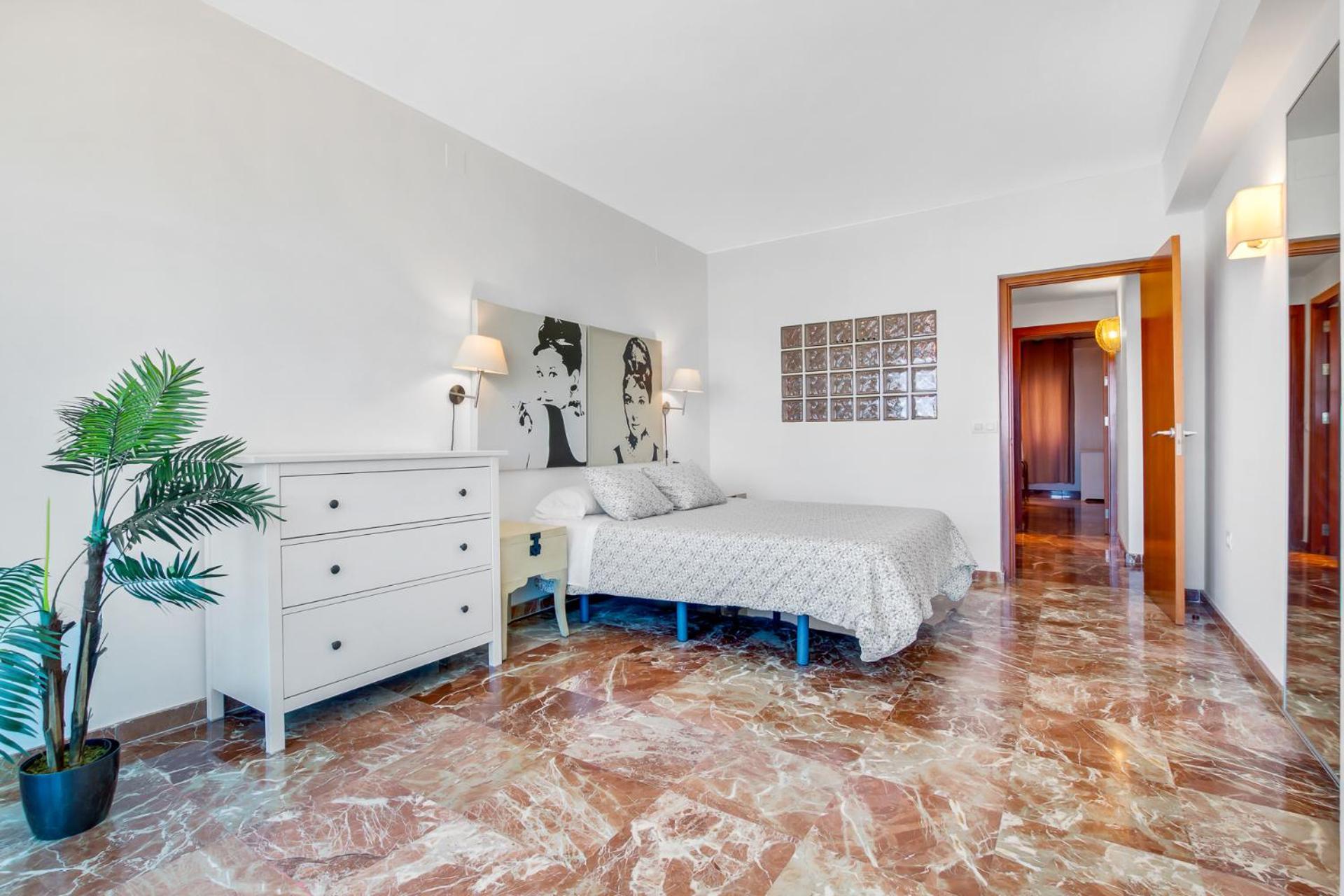 Apt Alameda De Colon Solo Familias Málaga Eksteriør bilde